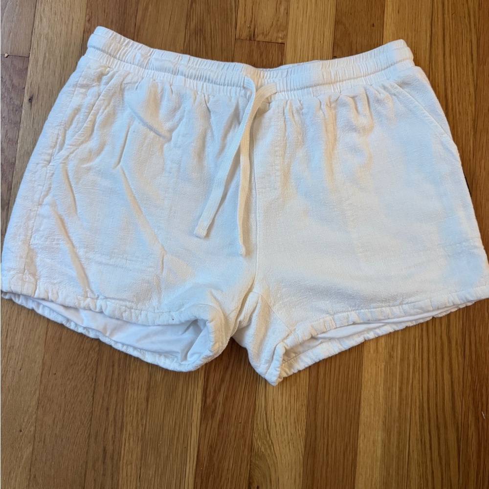 Women’s White Linen Shorts